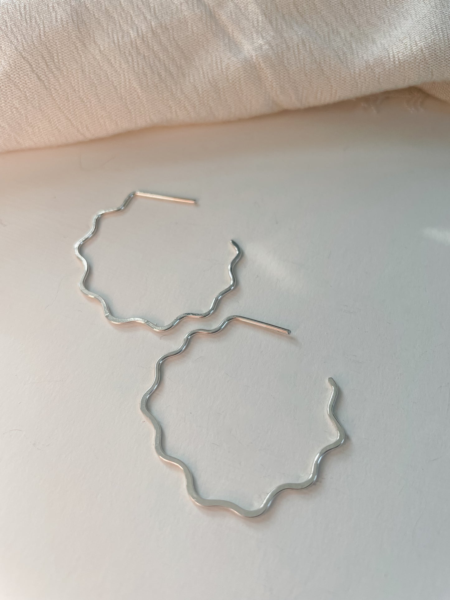 Wavy Hoops