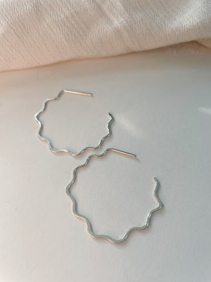 Wavy Hoops